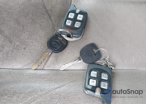 2004 Chevrolet Suburban 1500 Z71 from USA, damaged, VIN 3GNFK16Z84G215859